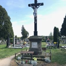 Hřbitovní kříž na hřbitově v Dobřichově