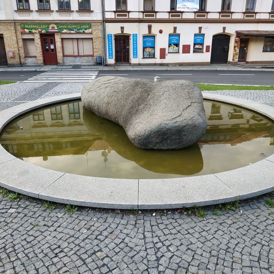 Kašna na náměstí Jiřího v Jiřetíně pod Jedlovou