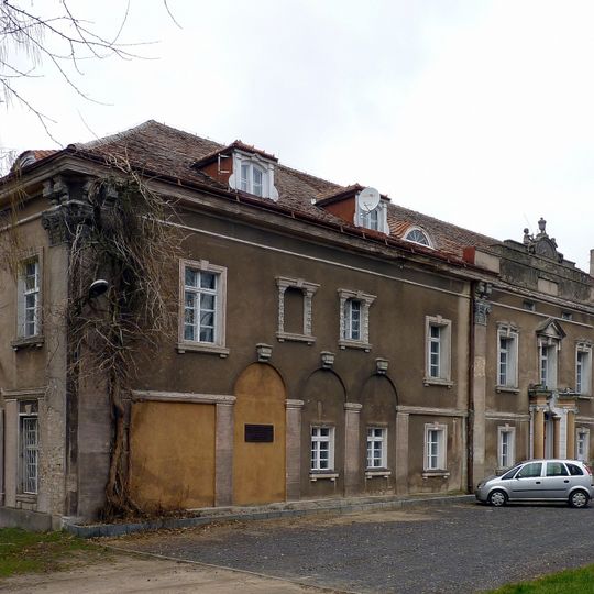 Budynek Uniwersytetu Ludowego