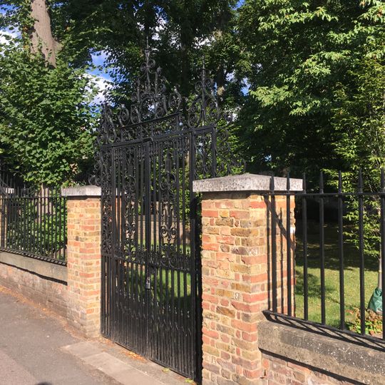 Gates To Dulwich Old Burial Ground