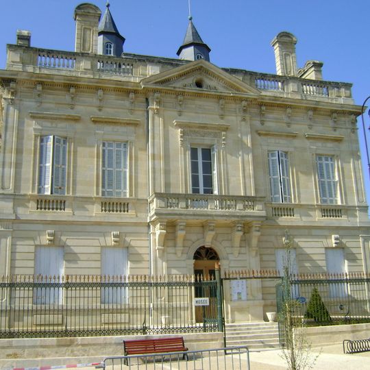 Mairie de Villefranche-de-Lonchat