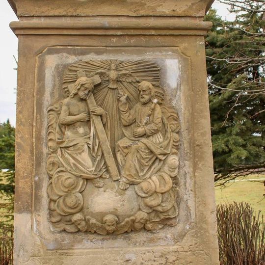 Kříž v Horních Heřmanicích u polní cesty