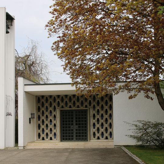 Aussegnungshalle des Friedhofs