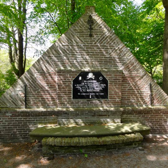 Huis Morren graveyard burial vault