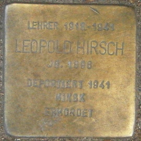 Stolperstein en memoria de Leopold Hirsch