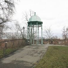 Gloriet-altán v sadech Na Skalce na Smíchově