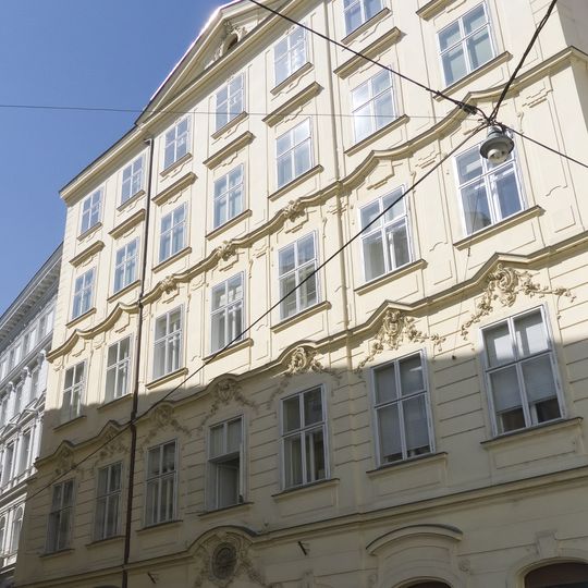 Miethaus, Zum Stoß im Himmel