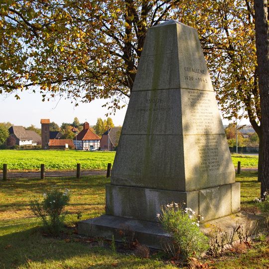 Kriegerdenkmal auf dem Friedhof Wülferoder Straße
