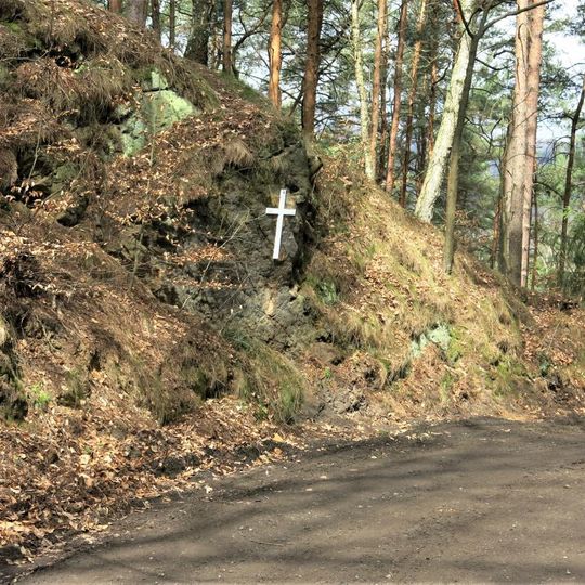 Kříž u lesní cesty jižně od Horního Oldřichova