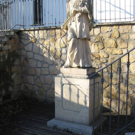 Socha sv. Jana Nepomuckého v areálu pivovaru v Dolních Počernicích