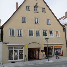 Friedrich-Ebert-Straße 2