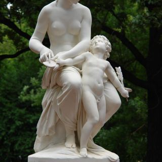 Venus and Amor, Bürgerwiese, Dresden