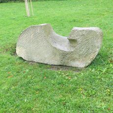 Plastika Kámen milenců v Pietním parku v Litvínově