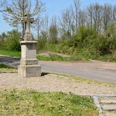 Kříž na rozcestí na západním okraji Hřivic