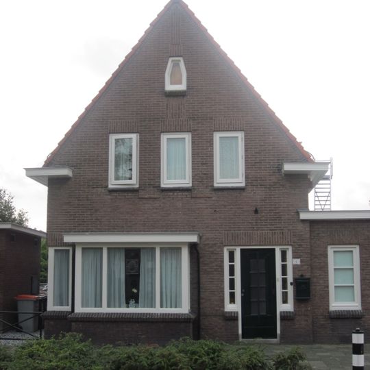 Old Gaslighted House