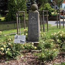 Denkmal für die Gefallenen von 1813 Ringstraße (Kreuzung Ullersdorfer Straße/Ringweg/Winkelweg)