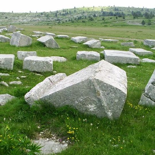 Friedhöfe mit Stećci – mittelalterliche Grabsteine