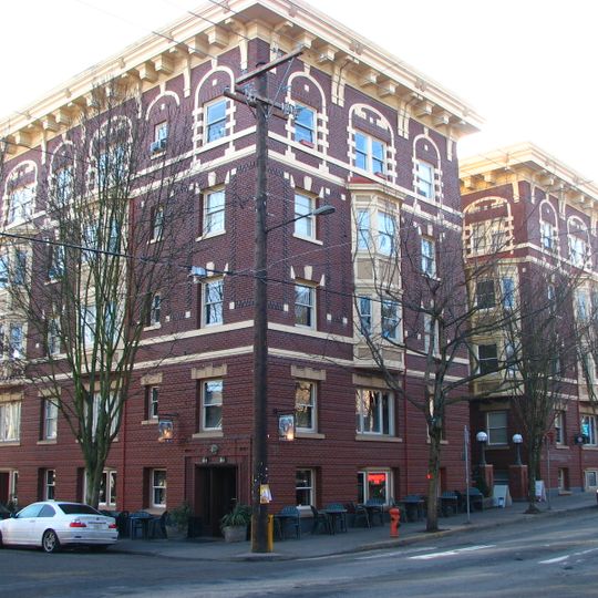 Campbell Hotel