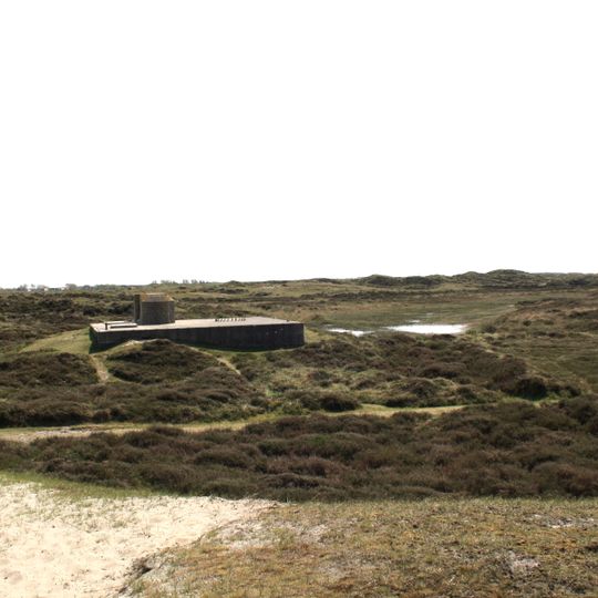 Batterij Den Hoorn: voormalige geschutopstelling met munitiedepot, munitielift en afwachtingsruimte voor manschappen