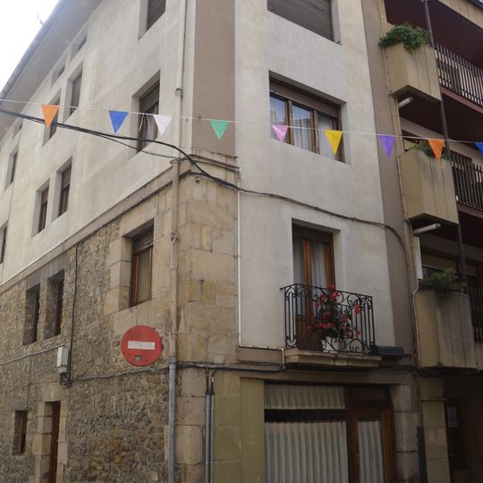 Atzeko kalea 14 etxea