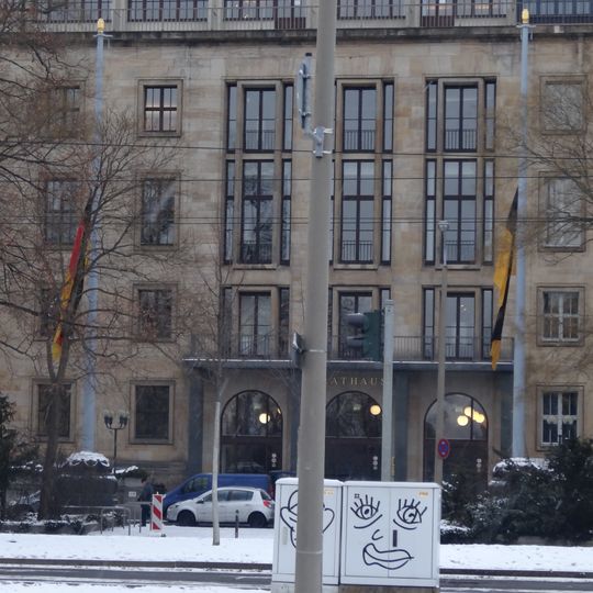 Fahnenmasten am Neuen Rathaus