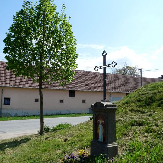 Kříž u křižovatky