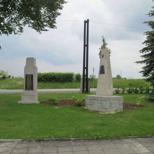 Památník v Hatíně