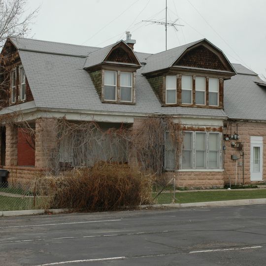 Louis W. Harris House