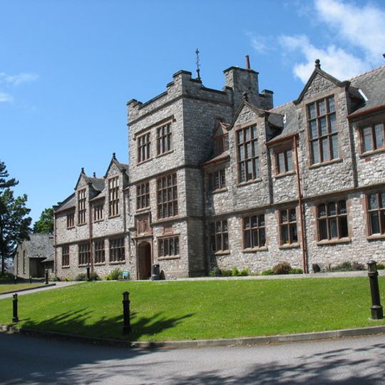 Friars Lower School,Ffriddoedd Road