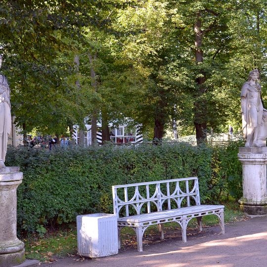 Apollo & Athene statues in Pavlovsk Park