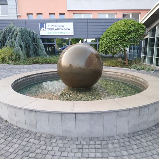 Fontána před Plzeňskou teplárenskou