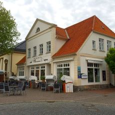 Wohn- und Geschäftshaus