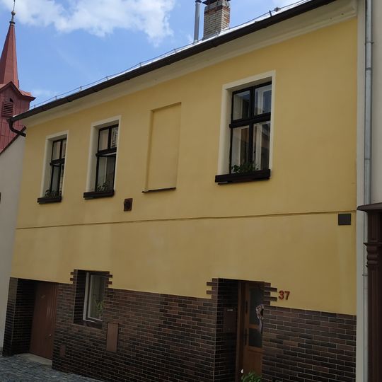 Místecká 37