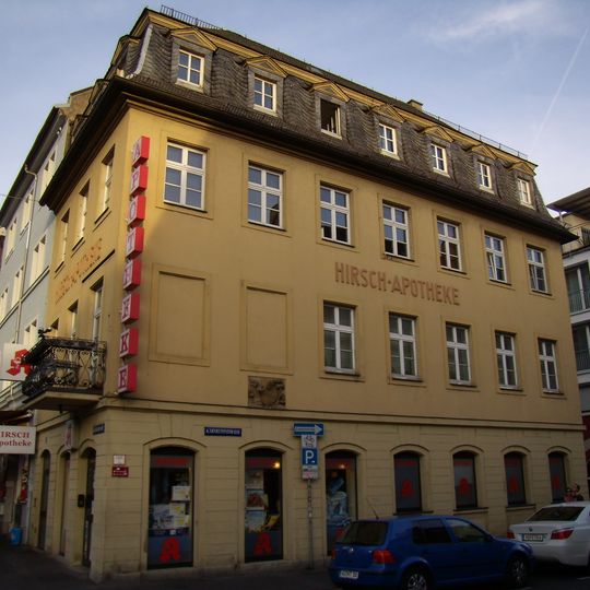 Wohn- und Geschäftshaus