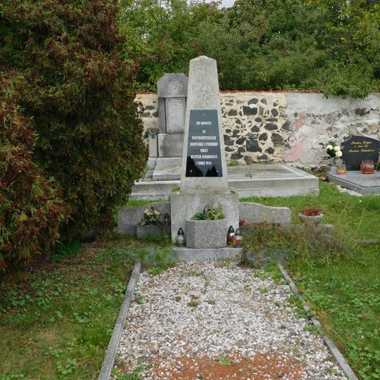 Pomník obětem pochodu smrti ve Valči