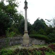 Sloup se sochou Panny Marie