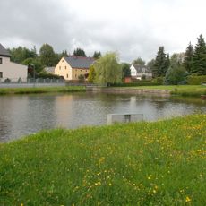 Dorfteich mit Resten der Einfassungsmauer in Tautewalde