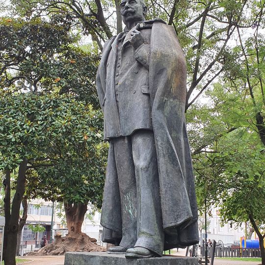 Estátua de Ramalho Ortigão
