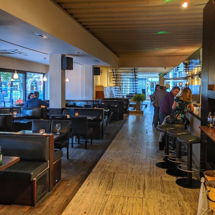 Restaurant Bar and Grill