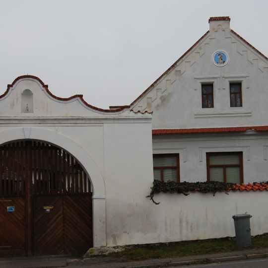 Dva vjezdy usedlosti čp. 2