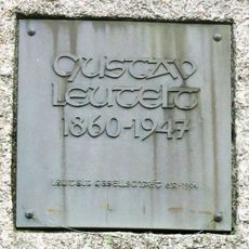 Pomník Gustava Leutelta u kostela v Josefově Dole