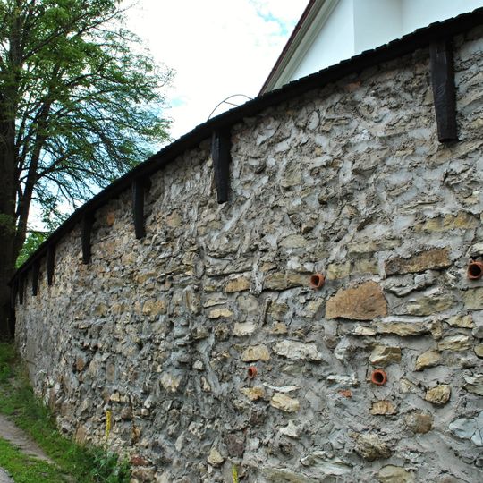 Kostol sv. Antona a Pavla, opevnenie kostola