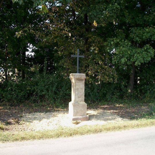 Kříž u cesty mezi Hříškovem a Smolnicí