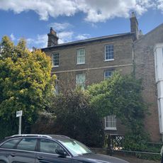 4 And 6, Maid's Causeway