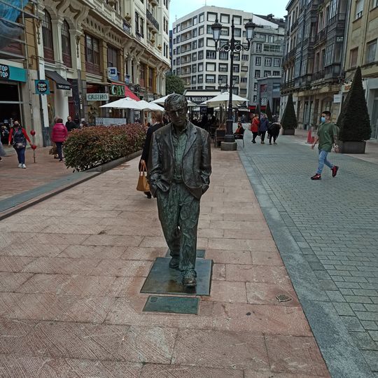 Woody Allen statue