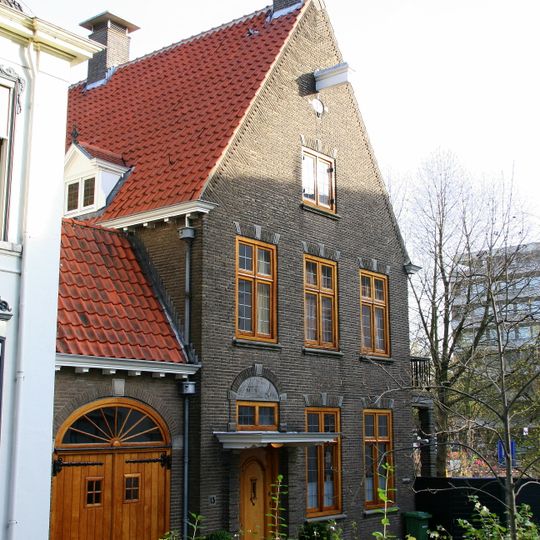 Woonhuis in traditionalistische bouwstijl