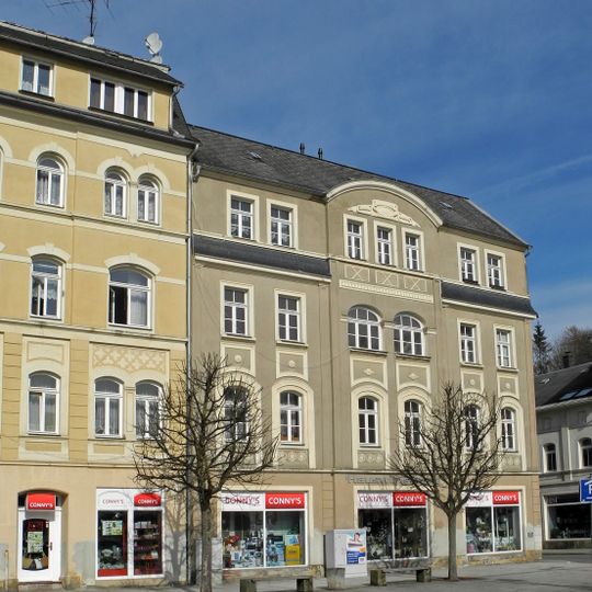 Wohnhaus in Ecklage und ehemaliges Kino Bahnhofstraße 1