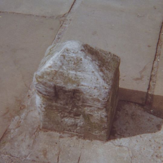 Milestone, High Street, outside No. 55