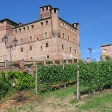 Piyemonte'deki Üzüm Bağları Peyzajı: Langhe-Roero ve Monferrato