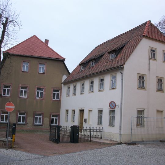 Wohnhaus in geschlossener Bebauung Gustav-Wolf-Straße 4